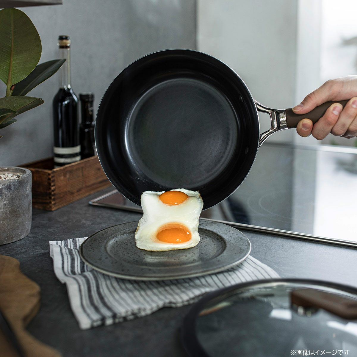 evercook DECO エバークック デコ 26cmフライパン+ガラスふたセット ブラックの説明画像13